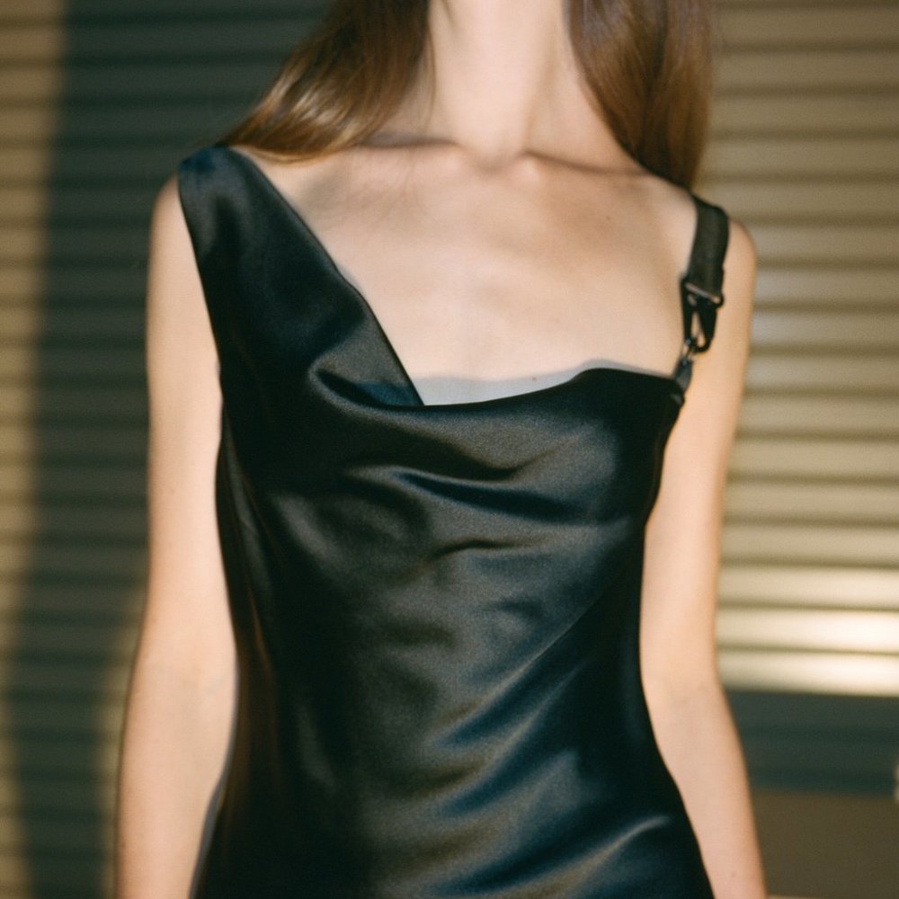 BRAND NEW DANIELLEGUIZIO Black Hook Dress